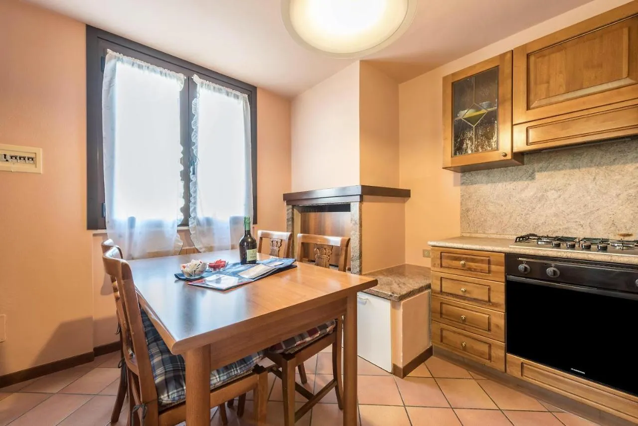 Casa Vacanze Matisse Toscolano Maderno Italy