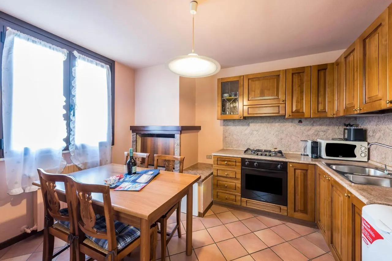 Casa Vacanze Matisse Toscolano Maderno 0*,  Italy