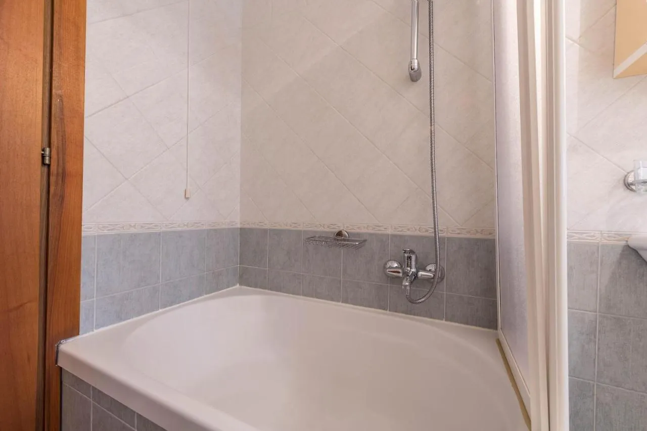 Casa Vacanze Matisse Toscolano Maderno Apartment