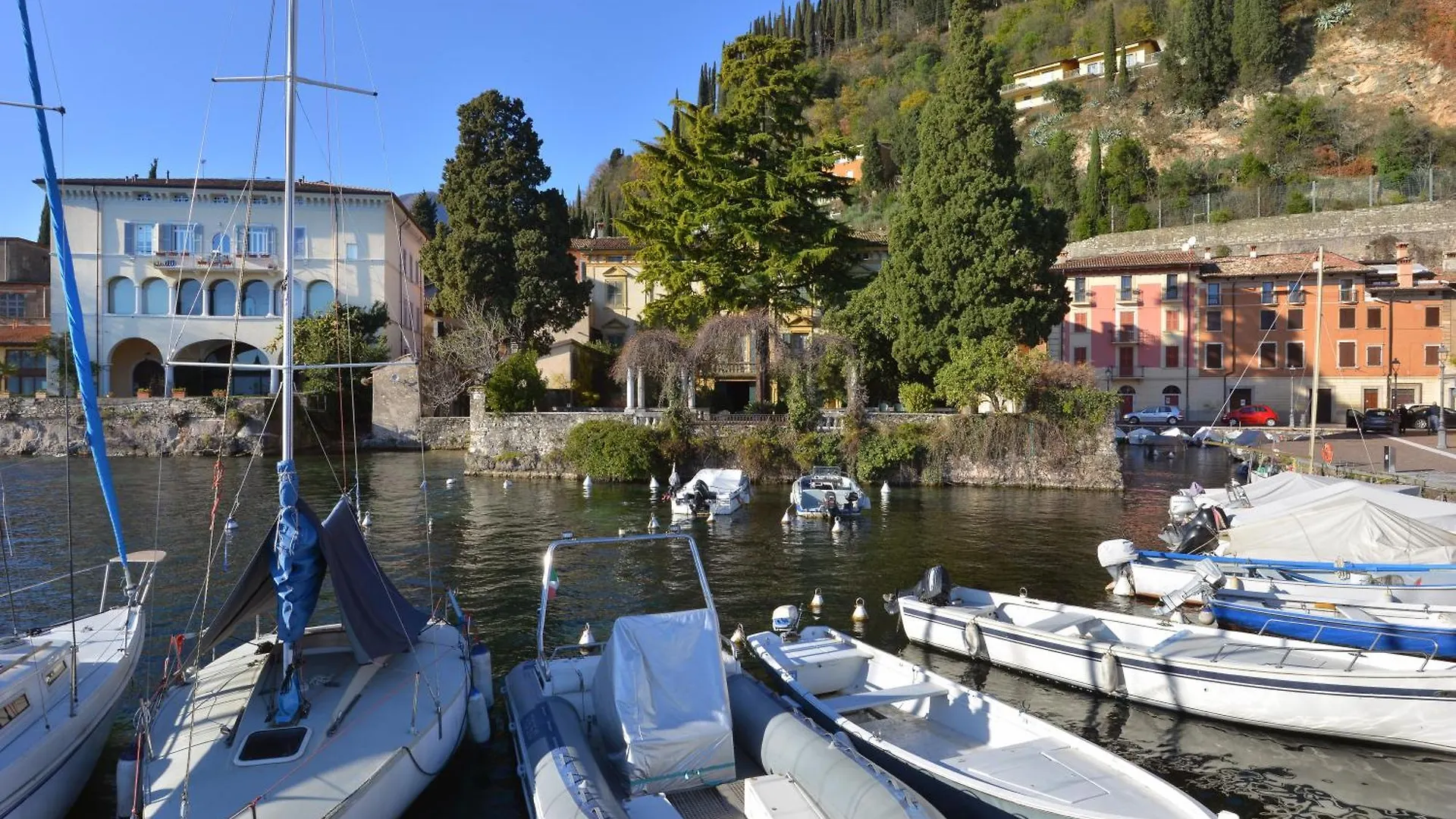 Casa Vacanze Matisse Toscolano Maderno 0*,  Italy